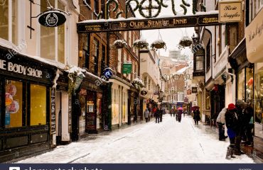 stonegate-york-in-snow-BX38PX